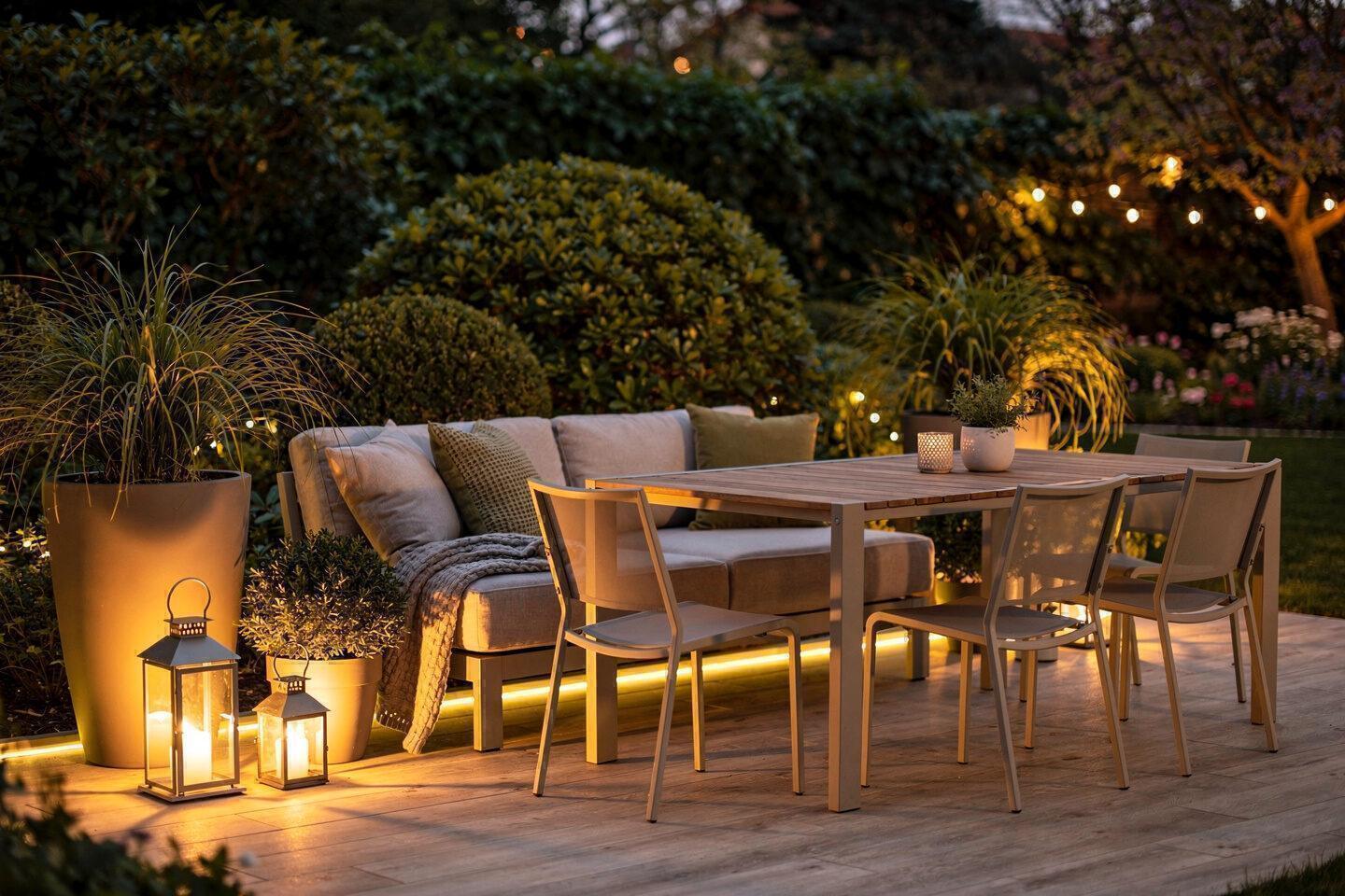 Dekoration und Ambiente für den Außenbereich – Outdoor-Teppiche und Accessoires von Designer Gartenmöbel