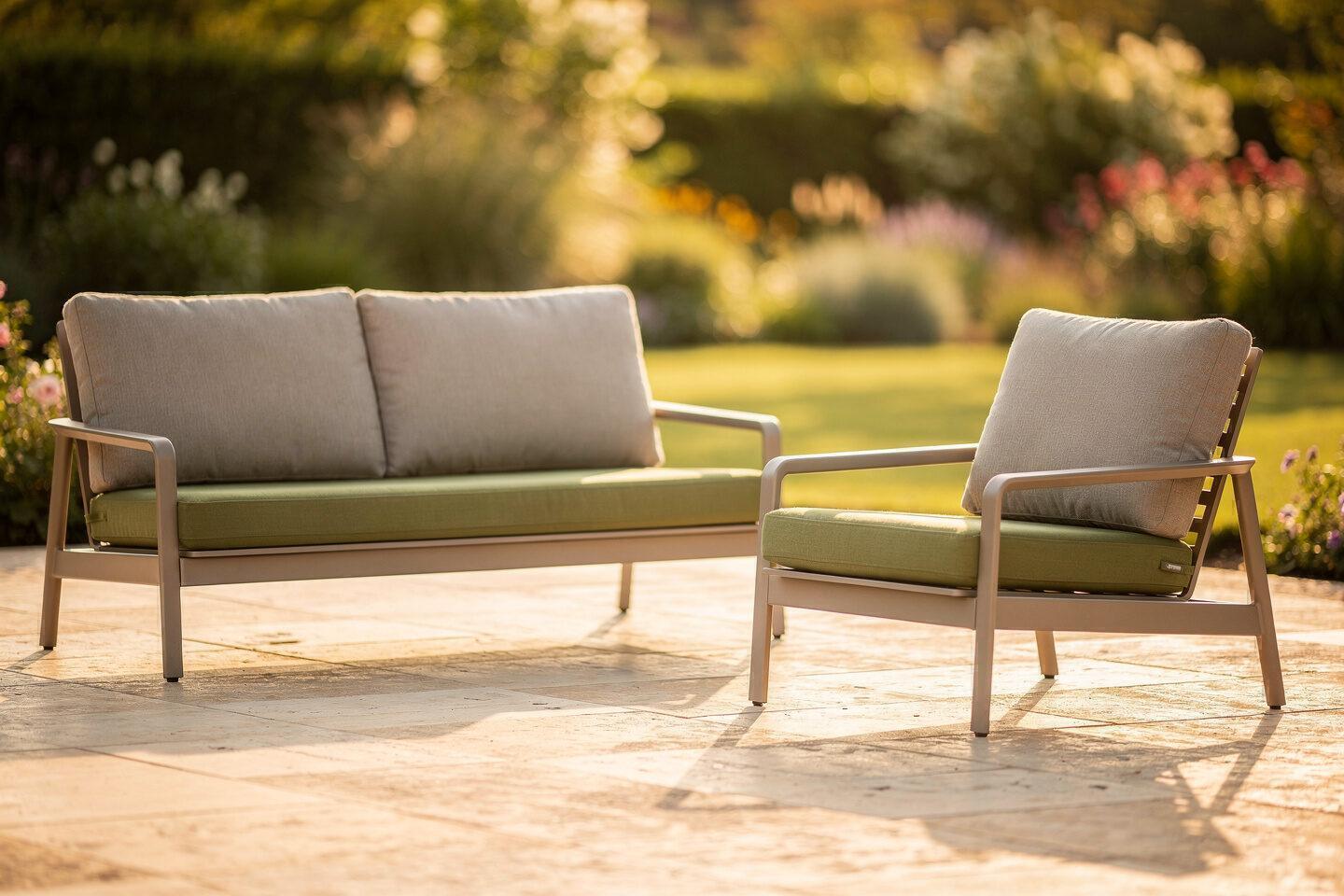 Designer Gartenmöbel: FAQ zu Sessel, Bänke und Daybeds