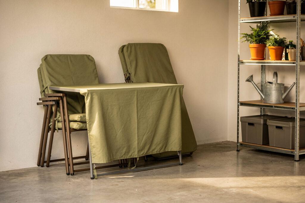 Schutz und platzsparende Aufbewahrung nach der Reinigung – Designer Gartenmöbel